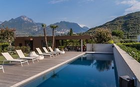 Oleeva Garda Living - Adults Only